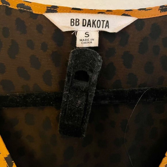 BB Dakota Wrap Dress - Picture 3 of 5